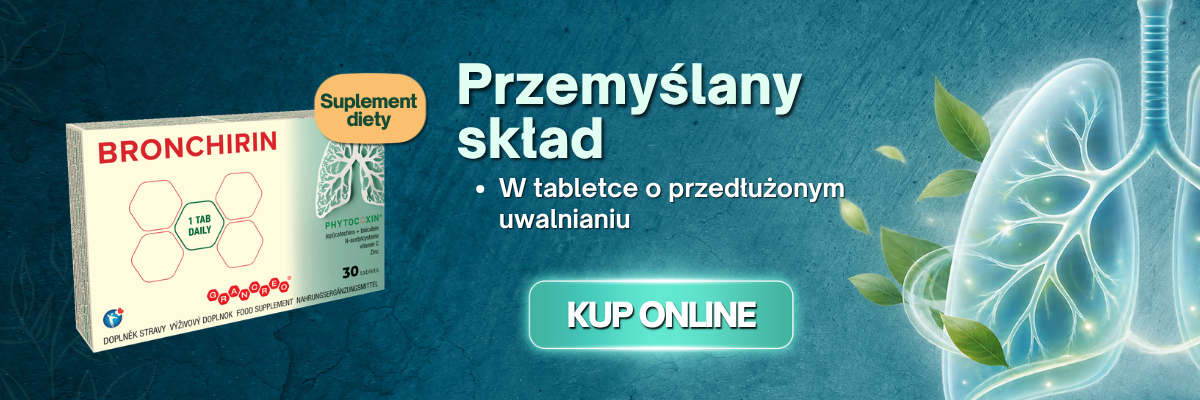 Suplement diety Bronchirin w tabletce o przedłużonym uwalnianiu – kobieta swobodnie oddycha z dłońmi na klatce piersiowej